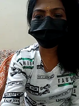 Snapshot of Rithya27 chatting on 09/17/25, 05:58 Rithya27 online show from 09/17/25, 05:58