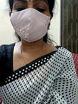 Snapshot of Rithya27 chatting on 10/04/25, 06:28 Rithya27 online show from 10/04/25, 06:28