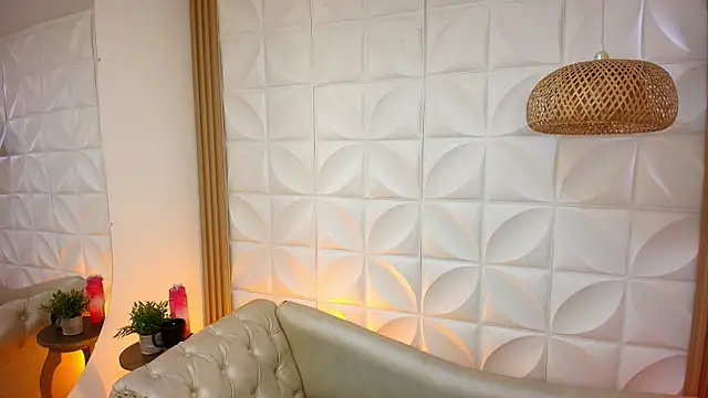 Lily rousee  online show from 11/10/25, 12:48