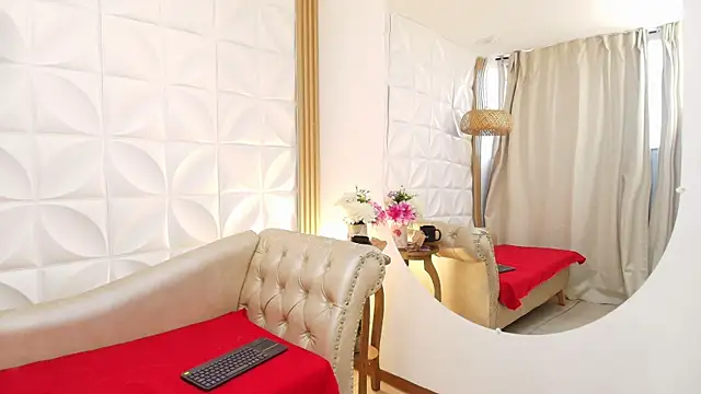 Lily rousee  online show from 03/09/26, 12:42