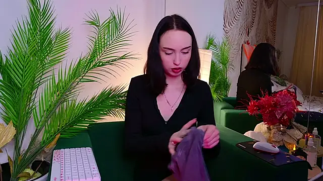 MonikaCarter online show from 11/02/25, 10:28