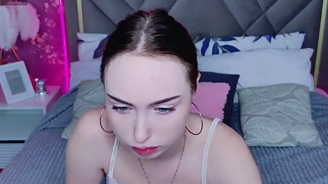 MonikaCarter online show from 11/27/25, 12:18