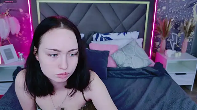 MonikaCarter online show from 11/28/25, 12:08