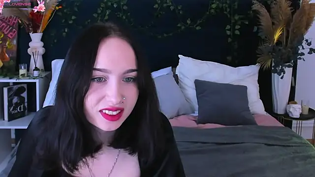 MonikaCarter online show from 12/04/25, 12:58