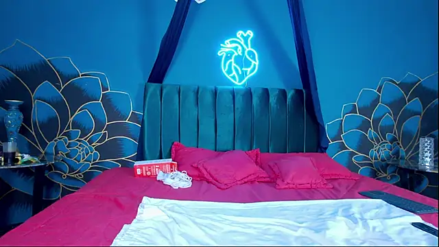 Maylu Fox online show from 10/02/25, 12:34