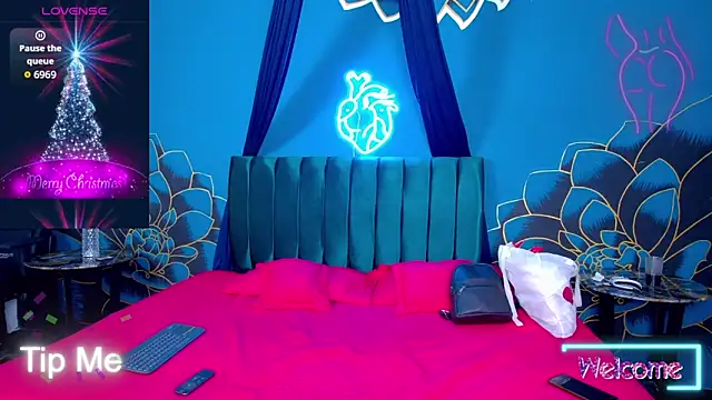 Maylu Fox online show from 11/20/25, 12:16