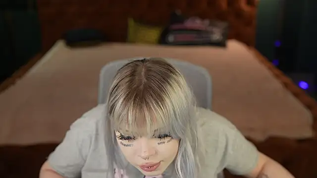 Snapshot of Yuki_sun chatting on 11/08/25, 03:23 Yuki sun online show from 11/08/25, 03:23