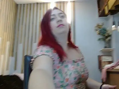 Snapshot of Angel_saez chatting on 10/25/25, 09:28 Angel saez online show from 10/25/25, 09:28