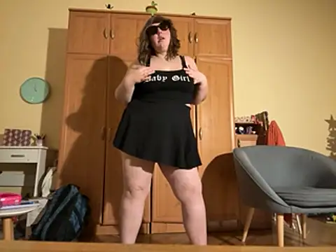 Snapshot of CherryLace04 chatting on 02/01/26, 03:32 CherryLace04 online show from 02/01/26, 03:32