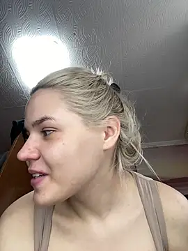 Snapshot of April_Purr chatting on 05/12/26, 07:38 April Purr online show from 05/12/26, 07:38