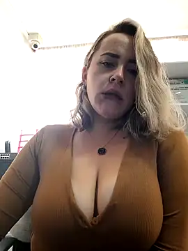 CurvyLust x online show from 09/18/25, 02:41