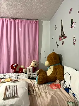 naomirouse  online show from 10/03/25, 04:42