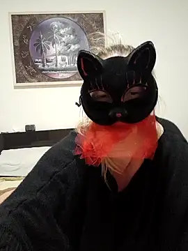 Snapshot of Trivia_magic chatting on 10/23/25, 10:47 Trivia magic online show from 10/23/25, 10:47