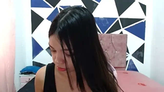 shy luna18 online show from 11/19/25, 12:27