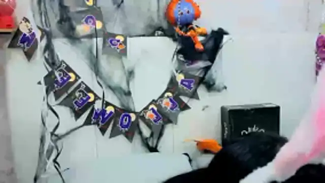 VioletxBloom online show from 10/27/25, 09:30