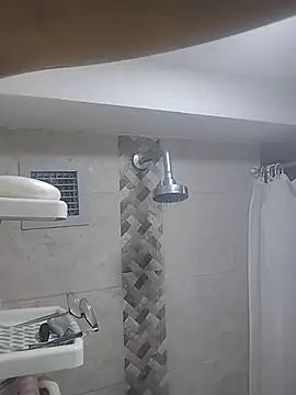 VioletxBloom online show from 12/05/25, 07:10