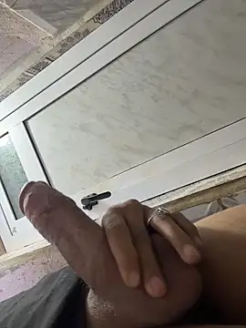 Snapshot of monster20cm chatting on 03/05/26, 11:28 monster20cm online show from 03/05/26, 11:28