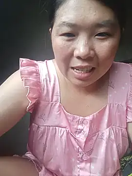 Snapshot of quynhkoolbae chatting on 06/22/26, 12:35 quynhkoolbae online show from 06/22/26, 12:35
