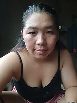 Snapshot of quynhkoolbae chatting on 07/10/26, 12:48 quynhkoolbae online show from 07/10/26, 12:48