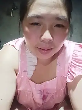 Snapshot of quynhkoolbae chatting on 07/11/26, 01:47 quynhkoolbae online show from 07/11/26, 01:47