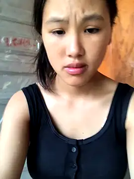 Snapshot of May_nhi chatting on 09/20/25, 02:34 May nhi online show from 09/20/25, 02:34