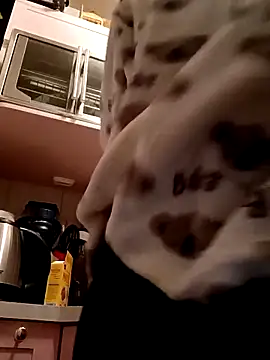 Snapshot of MoonBlueSex chatting on 11/07/25, 04:34 MoonBlueSex online show from 11/07/25, 04:34