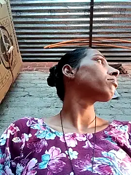 Snapshot of Pinki_thakur_1 chatting on 10/12/25, 10:14 Pinki thakur 1 online show from 10/12/25, 10:14