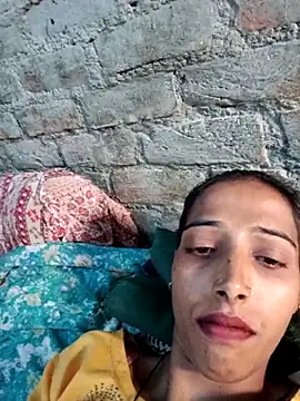 Snapshot of Pinki_thakur_1 chatting on 11/02/25, 08:17 Pinki thakur 1 online show from 11/02/25, 08:17