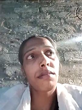 Snapshot of Pinki_thakur_1 chatting on 11/20/25, 11:54 Pinki thakur 1 online show from 11/20/25, 11:54