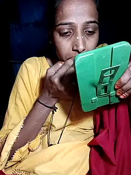 Snapshot of Pinki_thakur_1 chatting on 11/23/25, 05:57 Pinki thakur 1 online show from 11/23/25, 05:57