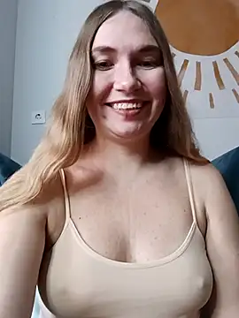 KisaVixen online show from 11/28/25, 10:51