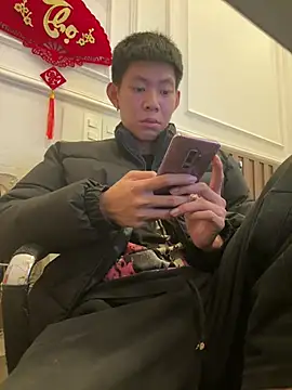 linh21107 online show from 04/17/26, 02:31