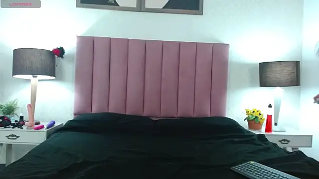 Lolagolden1 online show from 10/24/25, 12:12