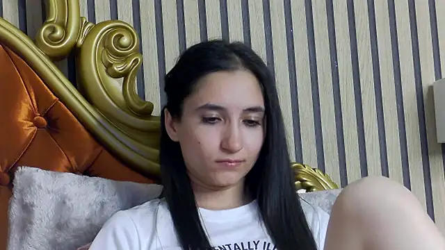 CarolinaBlair online show from 04/18/26, 07:07