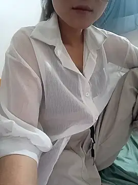 Snapshot of linda_bae00 chatting on 04/13/26, 12:16 linda bae00 online show from 04/13/26, 12:16