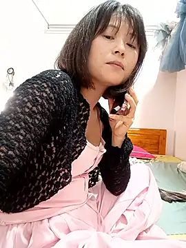 Snapshot of linda_bae00 chatting on 05/01/26, 12:10 linda bae00 online show from 05/01/26, 12:10