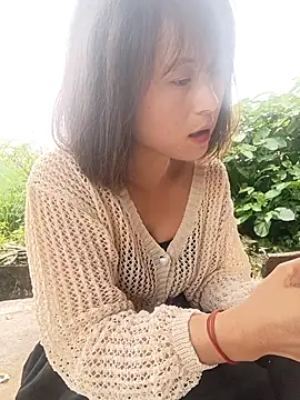 Snapshot of linda_bae00 chatting on 05/03/26, 01:00 linda bae00 online show from 05/03/26, 01:00