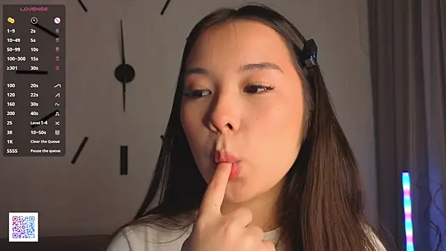 AlberthaEscue online show from 10/09/25, 04:32