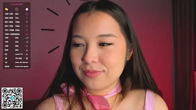 AlberthaEscue online show from 10/28/25, 04:16