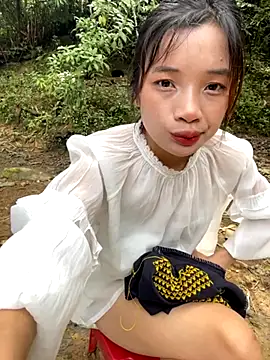 Snapshot of beobeo_2xx chatting on 10/05/25, 02:54 beobeo 2xx online show from 10/05/25, 02:54