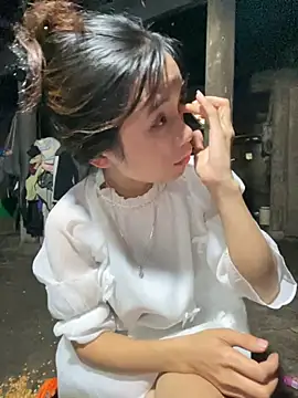 Snapshot of beobeo_2xx chatting on 10/06/25, 10:12 beobeo 2xx online show from 10/06/25, 10:12