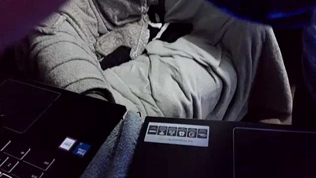 Snapshot of fetishslut4u chatting on 10/11/25, 05:17 fetishslut4u online show from 10/11/25, 05:17