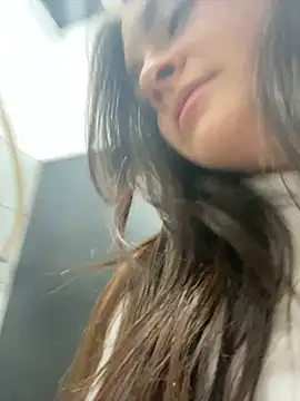 Danielaeliana online show from 11/20/25, 09:03