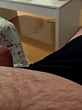 Snapshot of t-dog26 chatting on 10/24/25, 04:47 t-dog26 online show from 10/24/25, 04:47