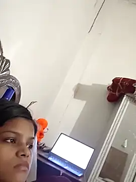 Snapshot of Komal0099 chatting on 10/24/25, 03:03 Komal0099 online show from 10/24/25, 03:03