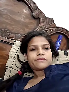 Snapshot of Komal0099 chatting on 10/25/25, 02:52 Komal0099 online show from 10/25/25, 02:52