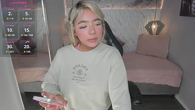 Emilly mell online show from 12/15/25, 12:09