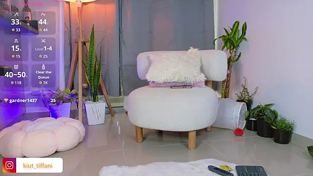 Snapshot of Kiut_tiffanii chatting on 09/12/25, 10:59 Kiut tiffanii online show from 09/12/25, 10:59