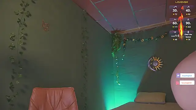 Snapshot of lucymagical1 chatting on 09/18/25, 02:30 lucymagical1 online show from 09/18/25, 02:30