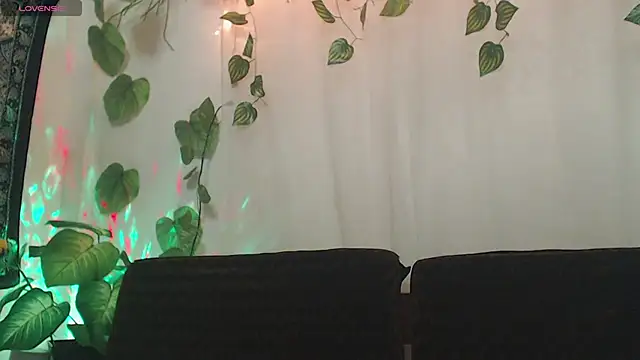 Snapshot of MysticNight_ chatting on 10/24/25, 01:35 MysticNight  online show from 10/24/25, 01:35